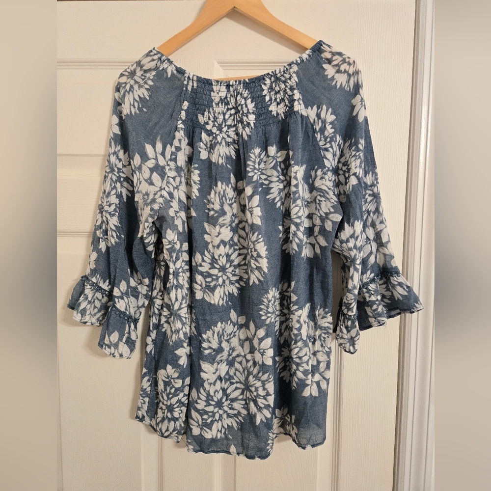 New Directions Blue And White Floral Blouse Size XL - Picture 8 of 8